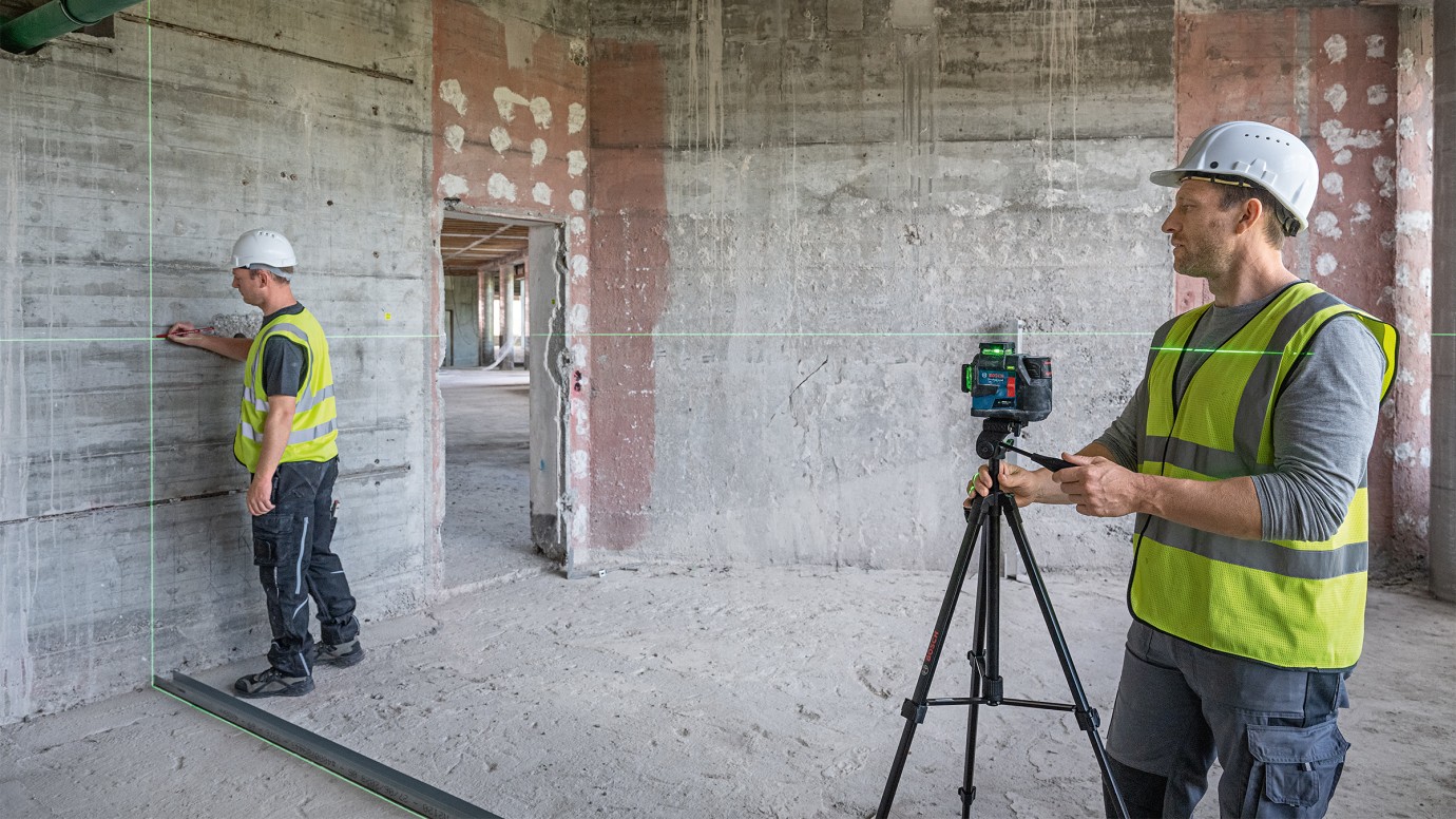 Fotografía oficial de Bosch Professional GLL 12V-100-33 CG en uso
